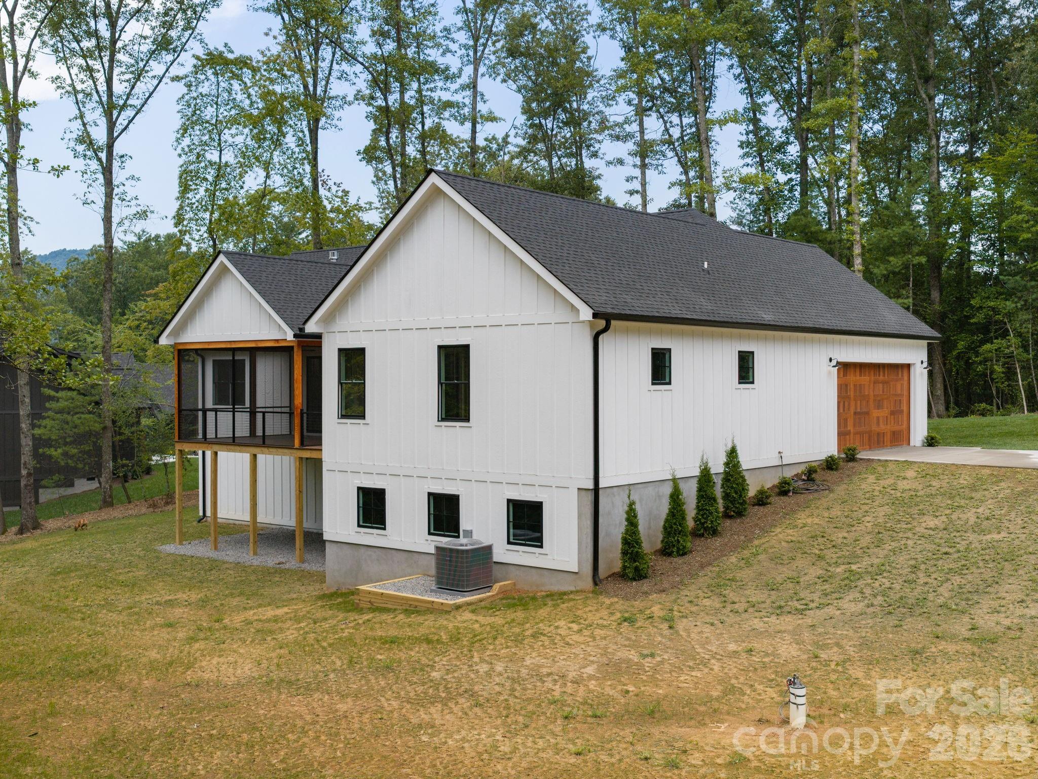 20 Nature Walk Lane, Hendersonville, NC, 28739, USA, 3 Bedrooms Bedrooms, ,4 BathroomsBathrooms,Residential,Active,20 Nature Walk Lane,4325565