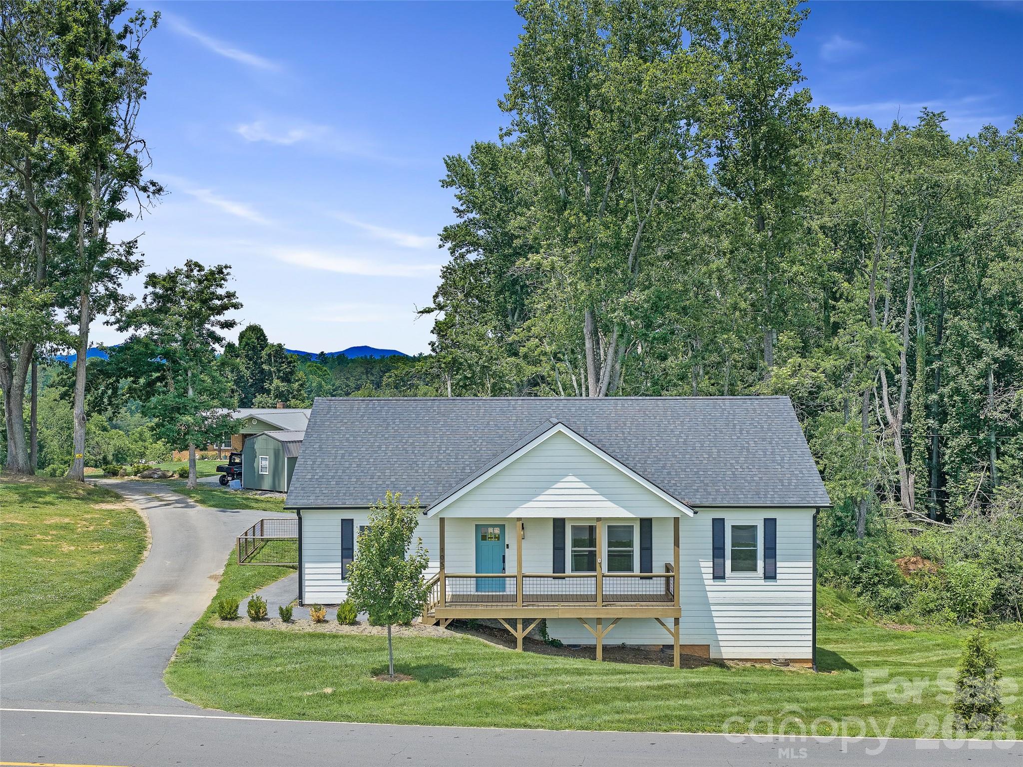 Photo 1 of 28 — 105 Crowder Hills Lane, Asheville, NC 28804
