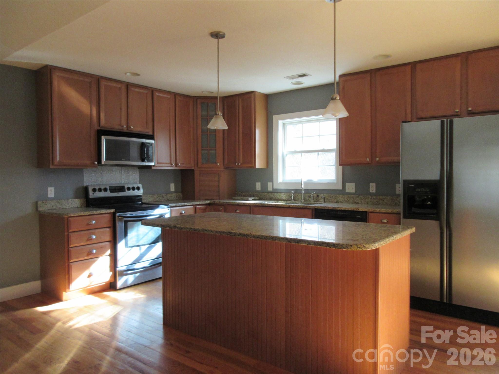 618 Brook Knoll Circle