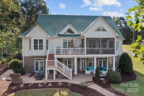 Photo of 7012 Locke Drive, Sherrills Ford, NC 28673 (MLS # 4285093)