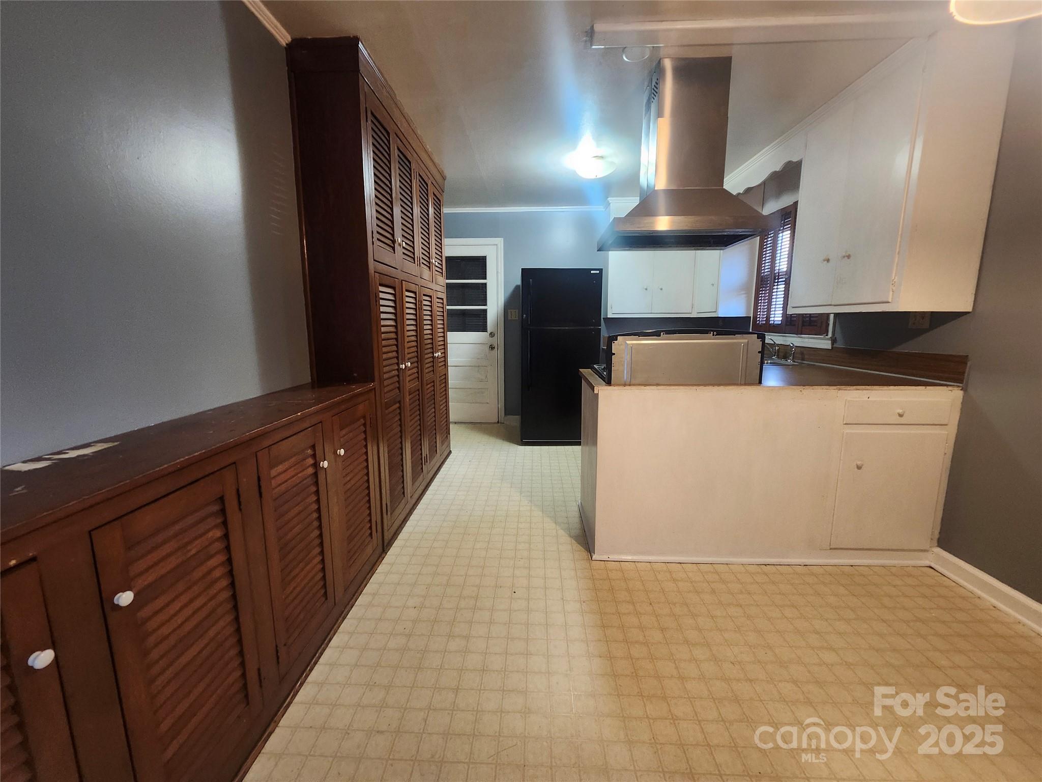 104 W Catawba Street