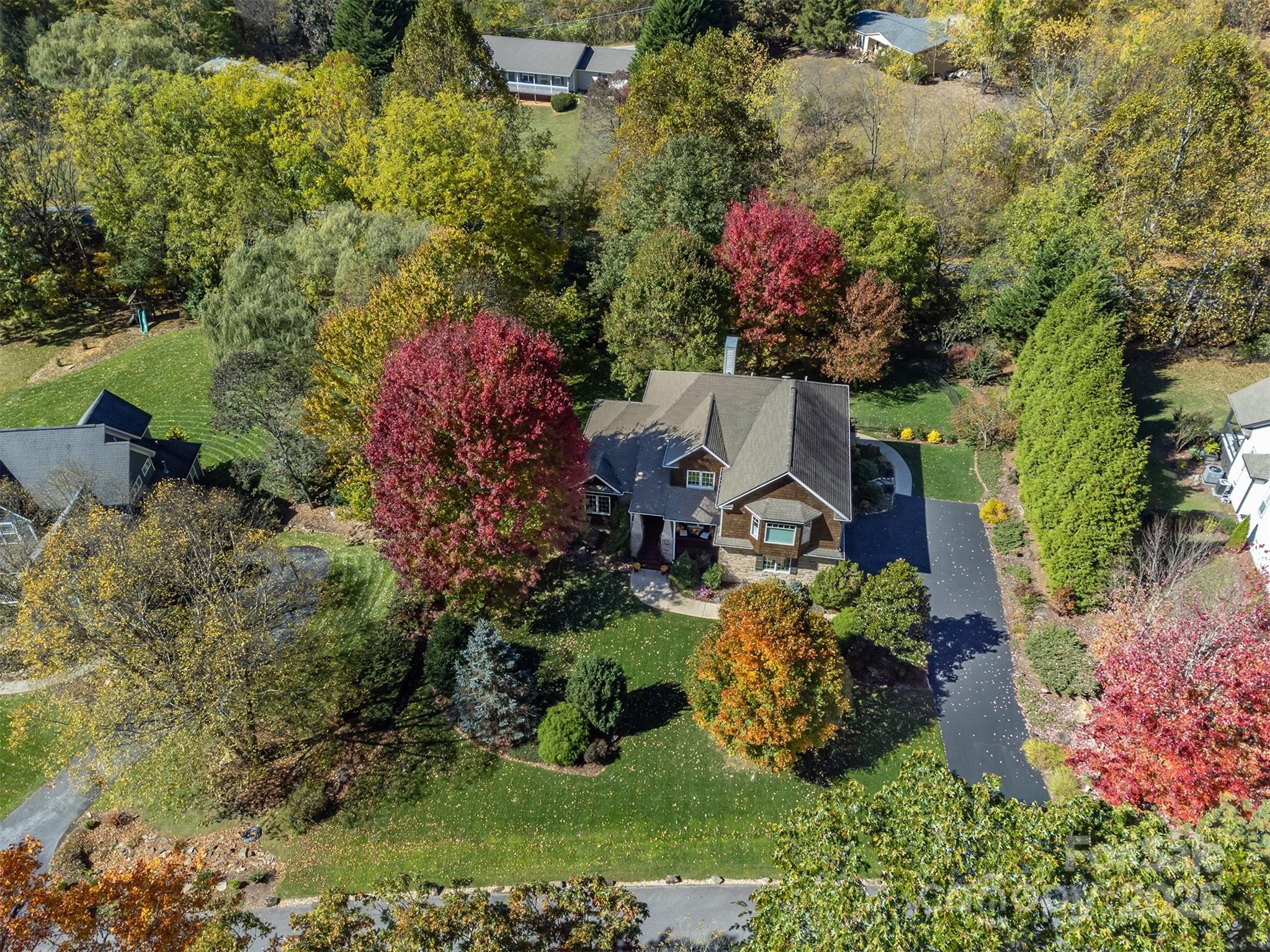 112 Twin Courts Drive