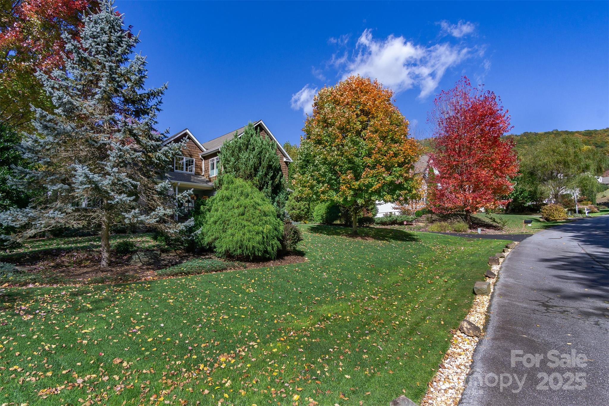 112 Twin Courts Drive