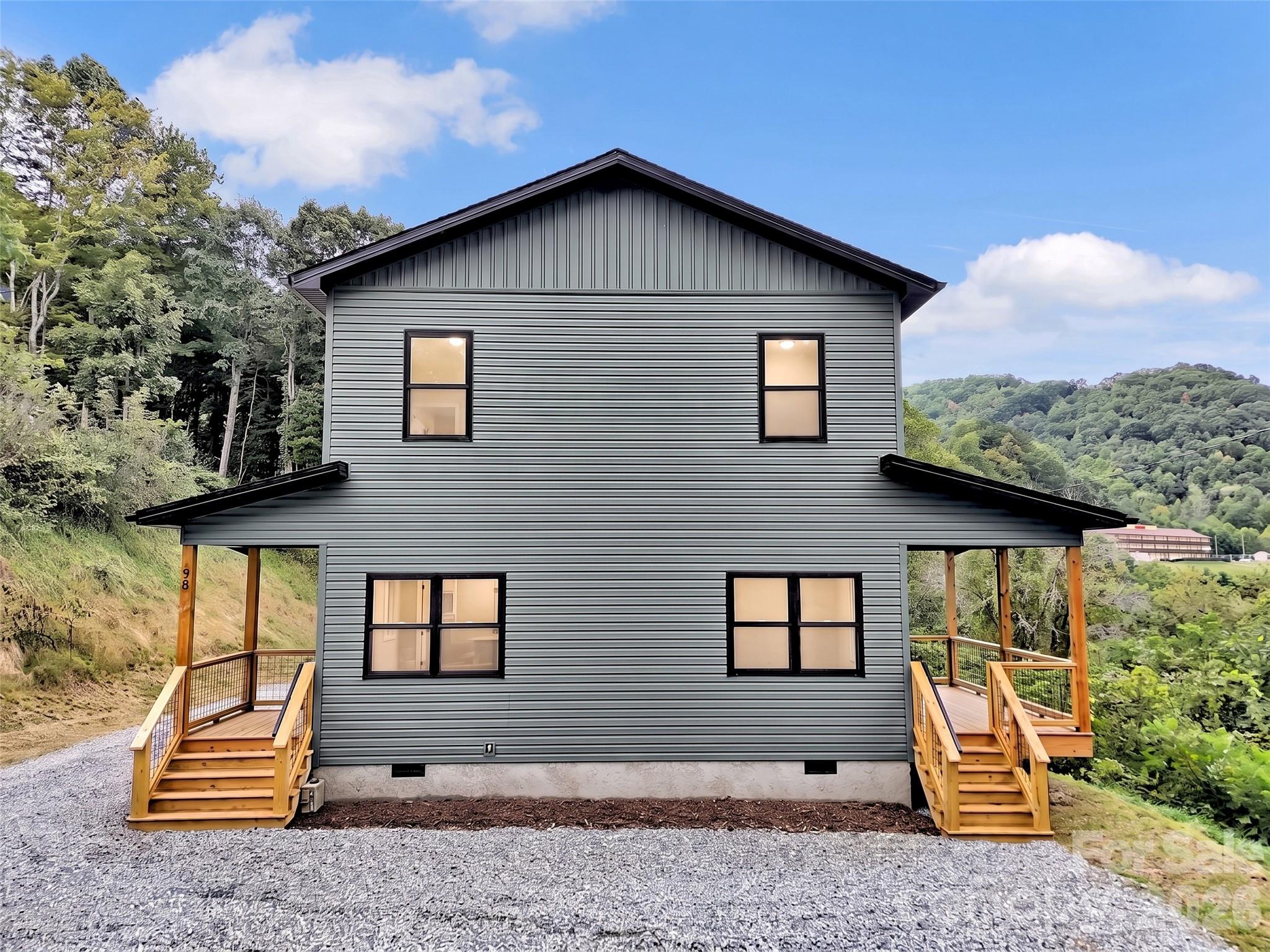 98 Mcelroy Street