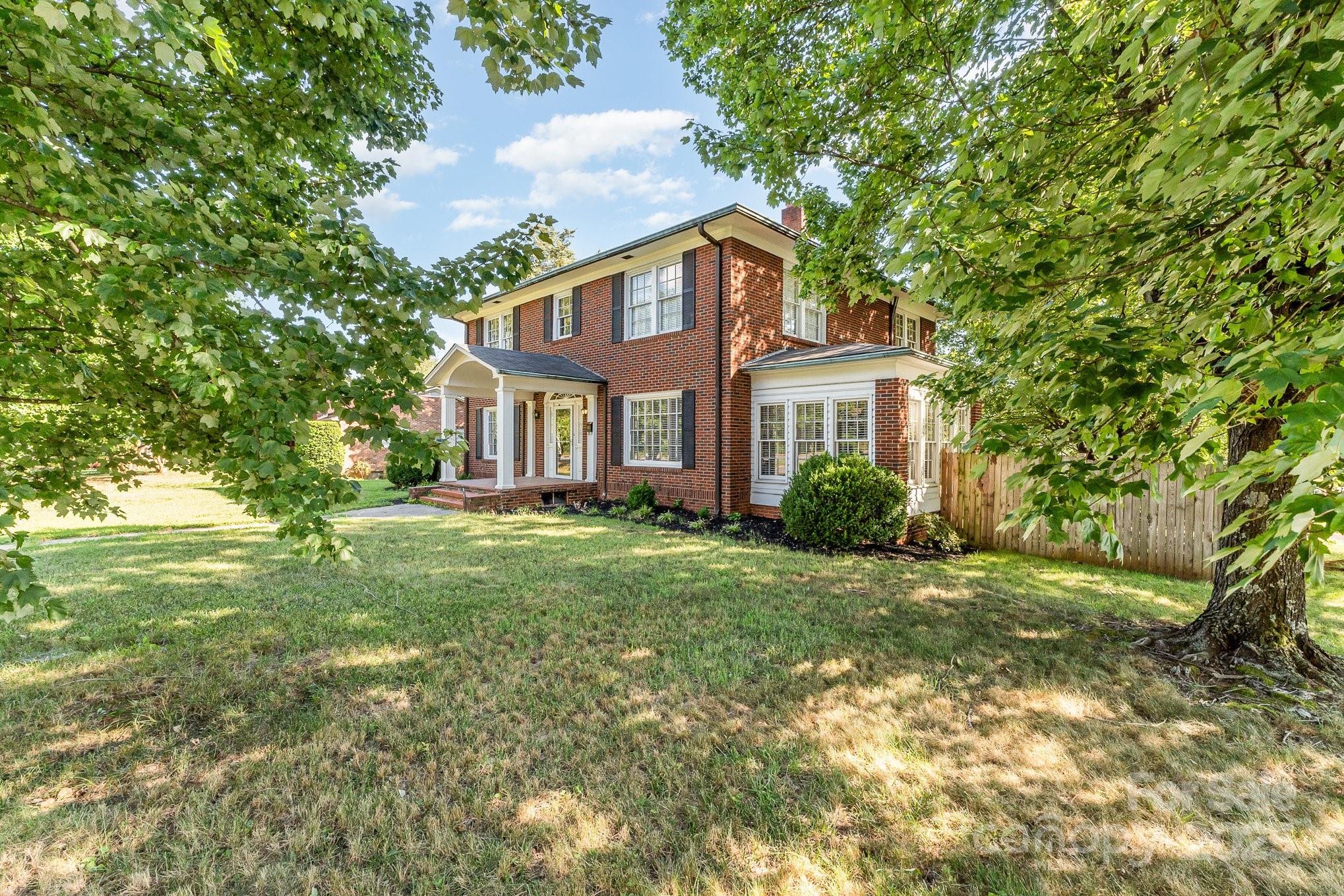 761 N Center Street