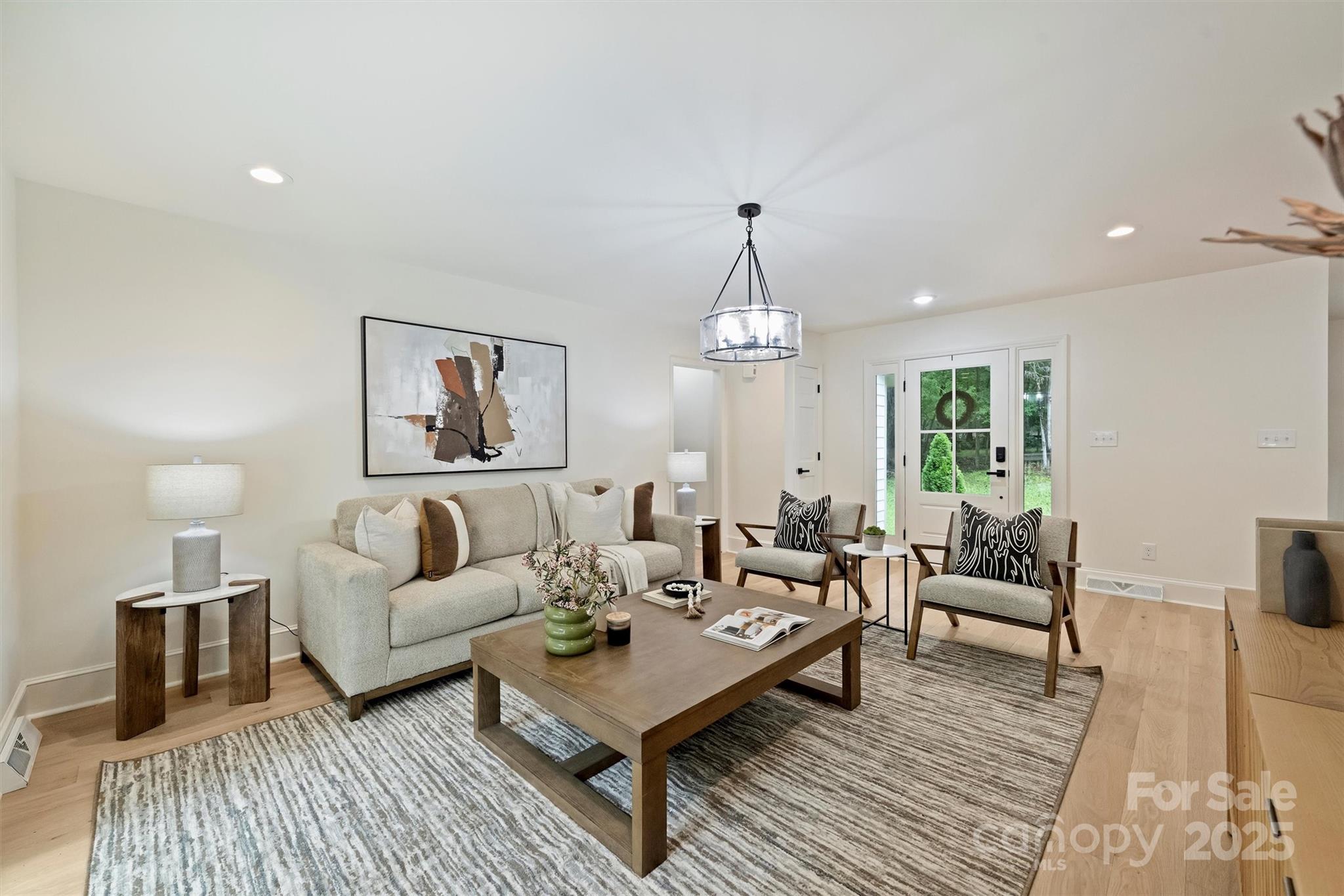 9520 Squirrel Hollow Lane