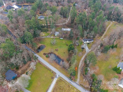 57 Twin Ponds Lane Hendersonville NC 28739