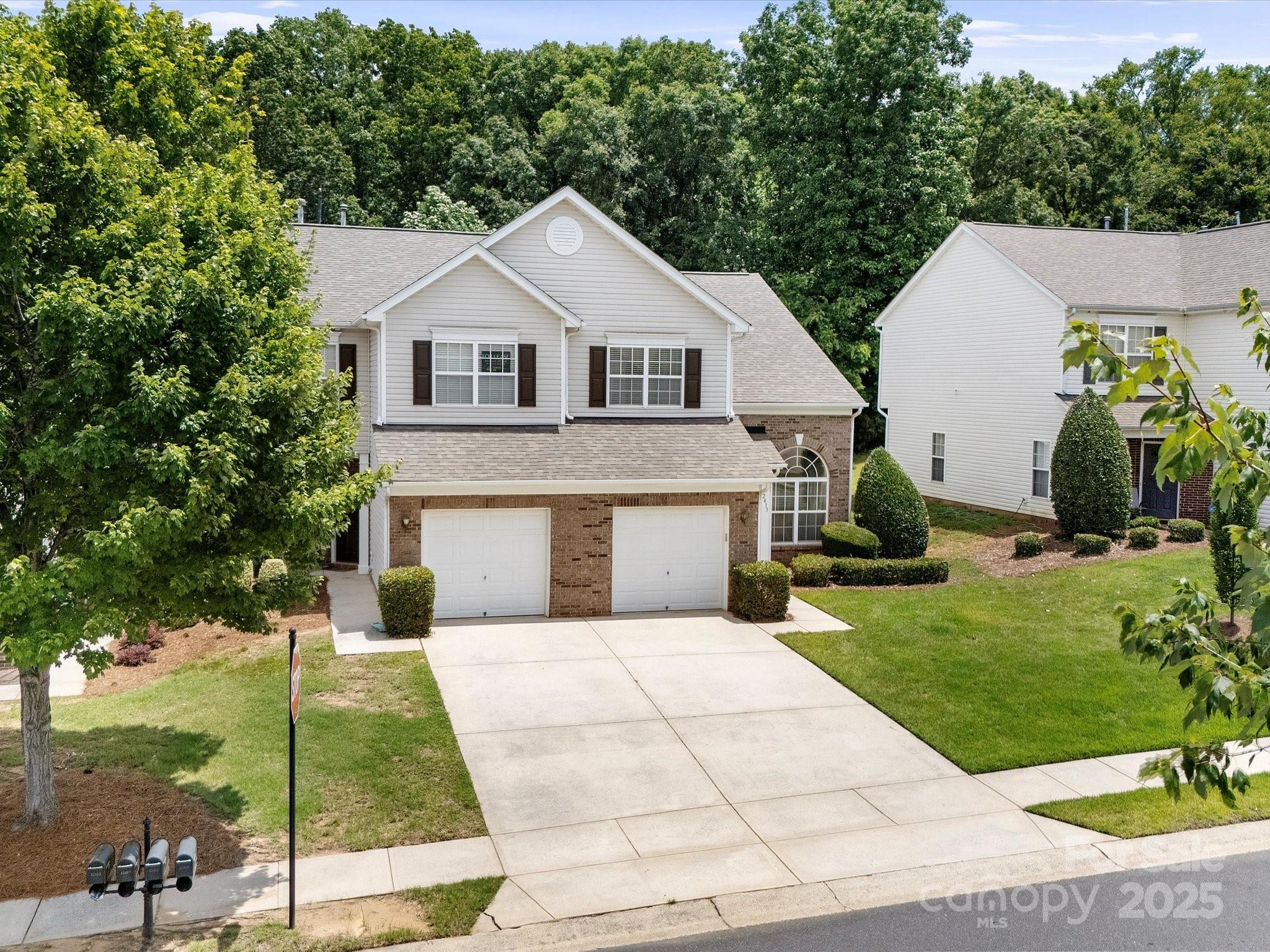 12415 Stratfield Place Circle