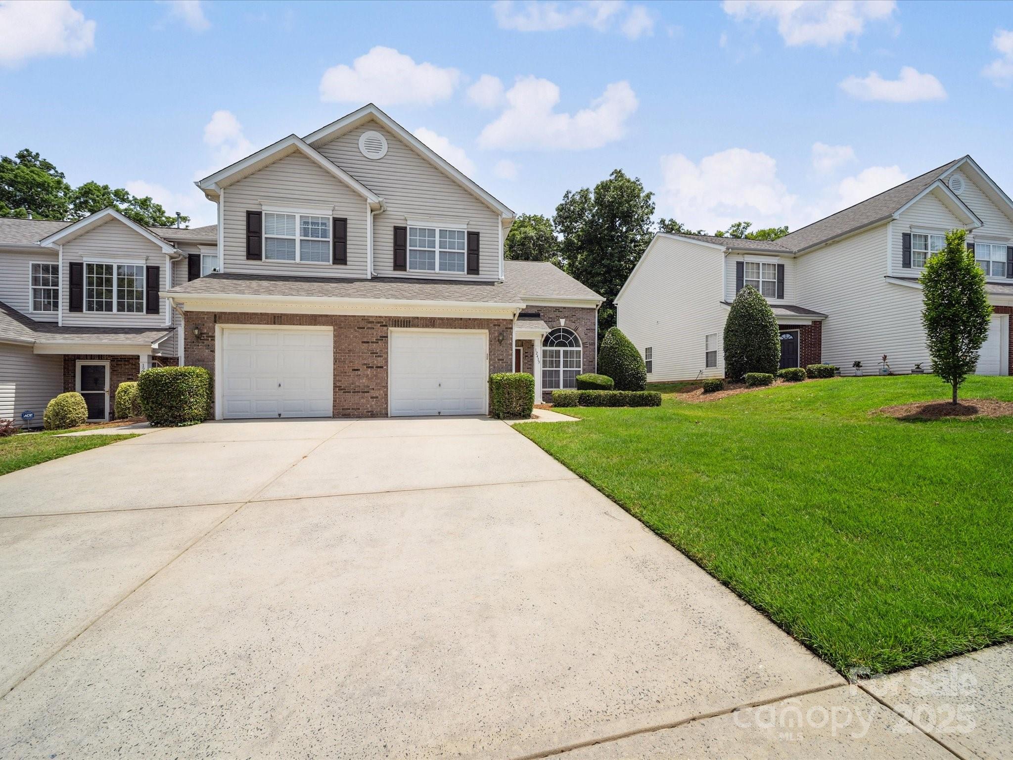 12415 Stratfield Place Circle