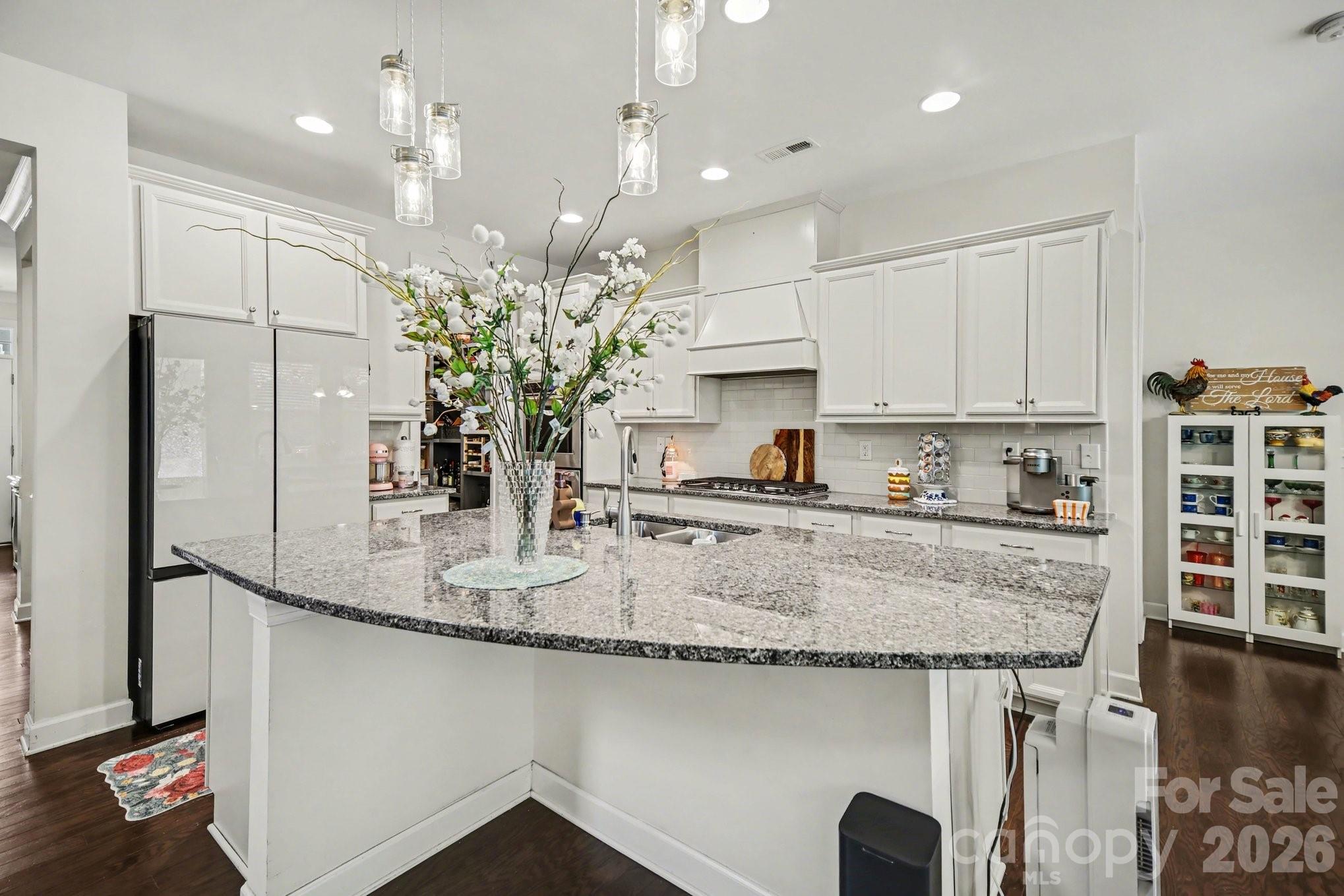 Lake Crest - Residential