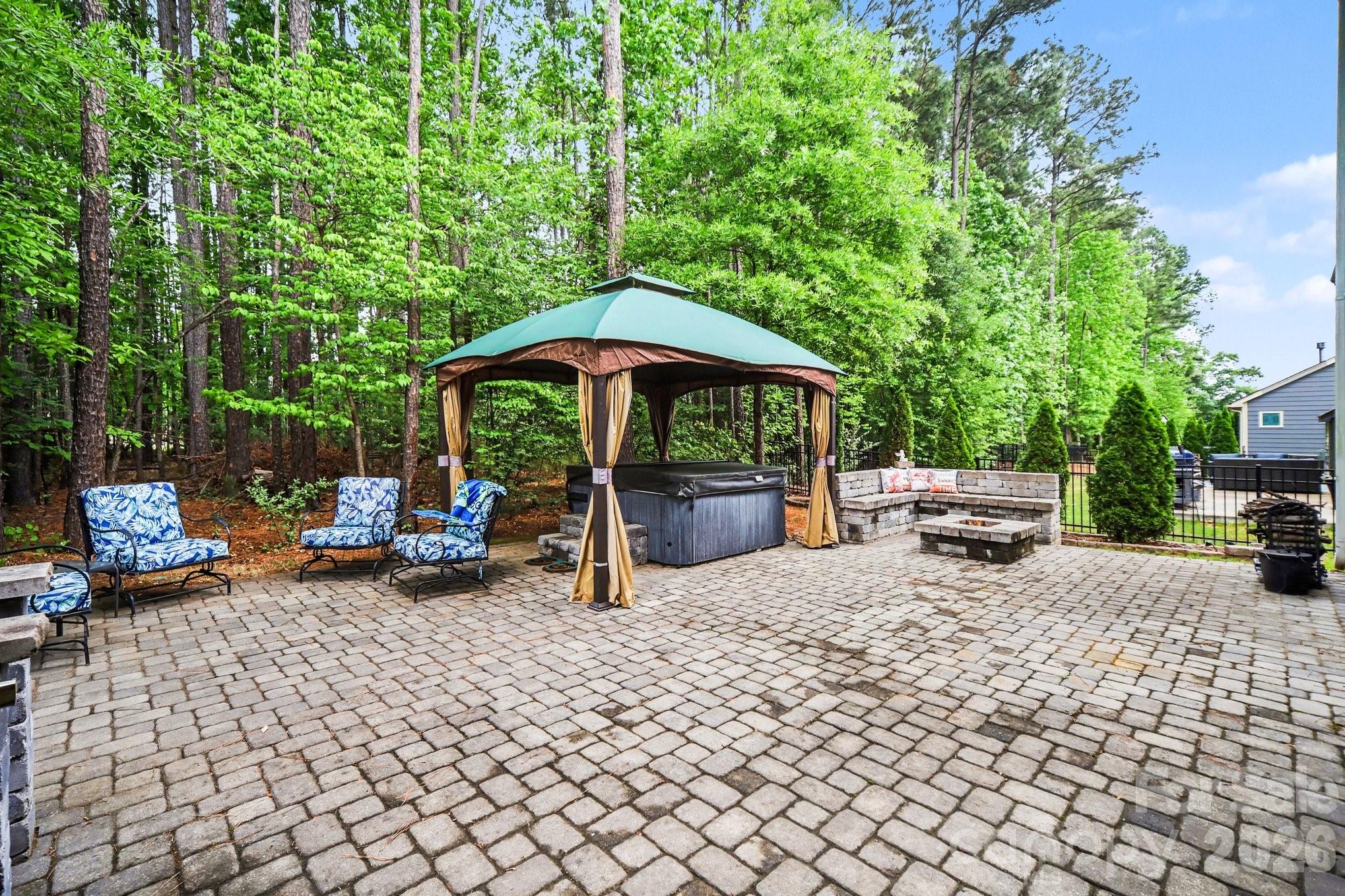 Lake Crest - Residential