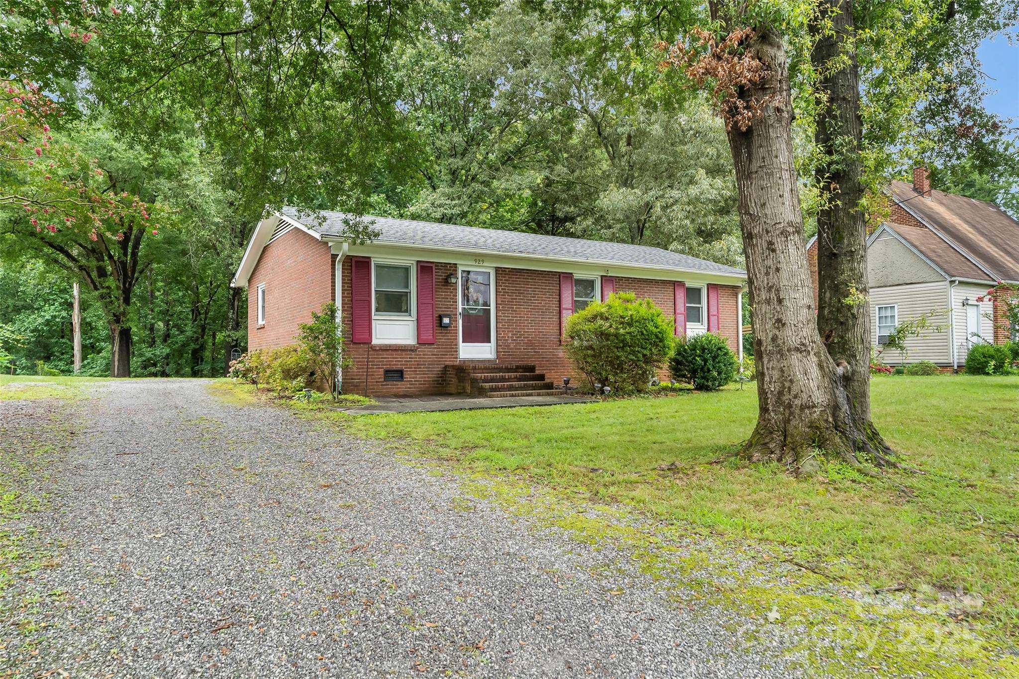 929 3rd Street SE