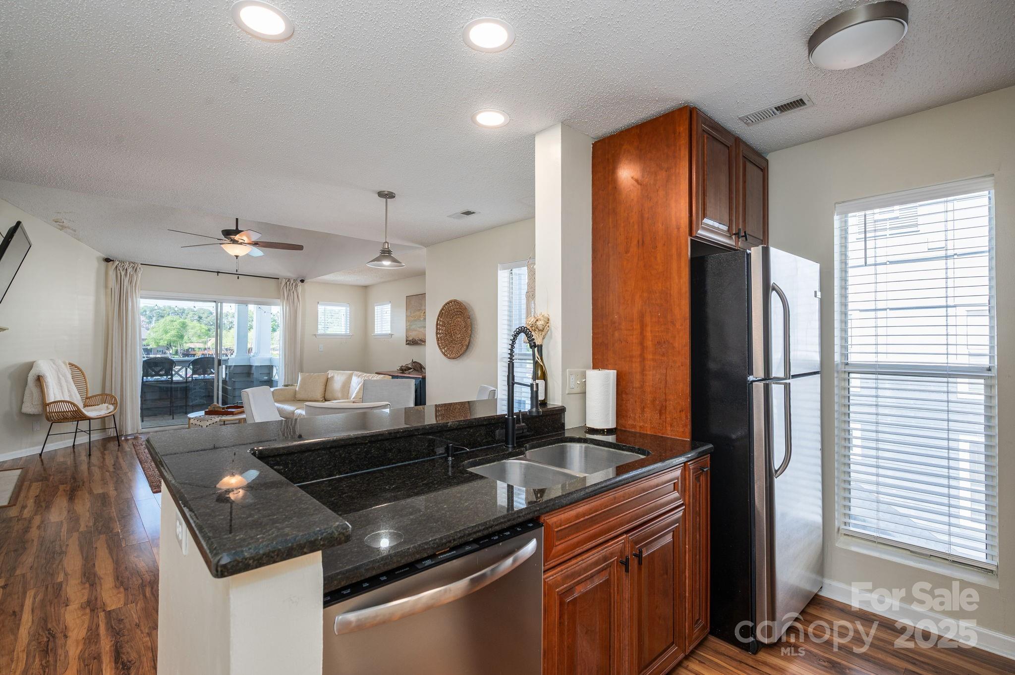 Cornelius, North Carolina 28031, United States, 2 Bedrooms Bedrooms, ,2 BathroomsBathrooms,Residential,Active,112421