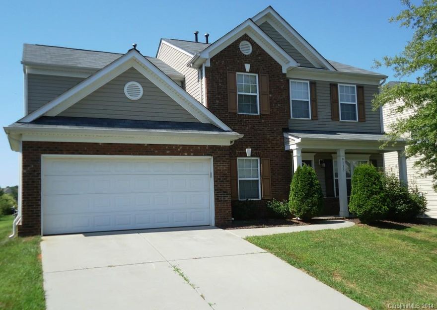 Well maintained house sitting on a premium lot in Berewick. Easy commute to airport and Ballantyne. Must see beautiful backyard view. Great open layout of the family room and kitchen. Very Nice community pool. In-ground irrigation system.