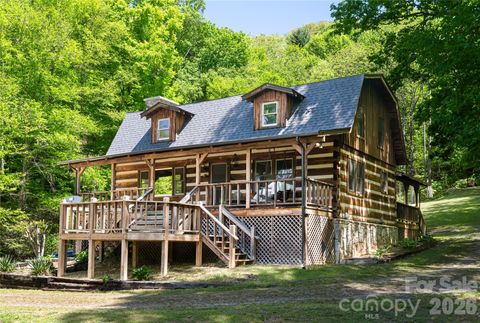 Photo of 224 Seasons Drive, Clyde, NC 28721 (MLS # 4377331)