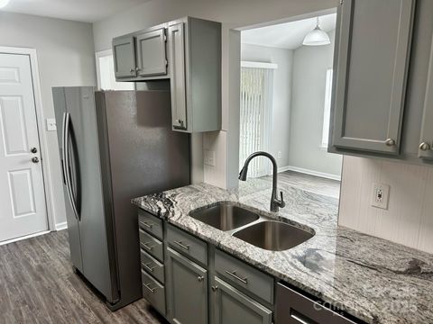 Photo of 1225 Eagles Landing Drive, Charlotte, NC 28214 (MLS # 4314533)