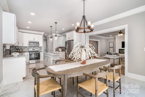Photo of 7221 Static Way, Sherrills Ford, NC 28673 (MLS # 4222684) Photo of 7221 Static Way, Sherrills Ford, NC 28673 (MLS # 4222684)