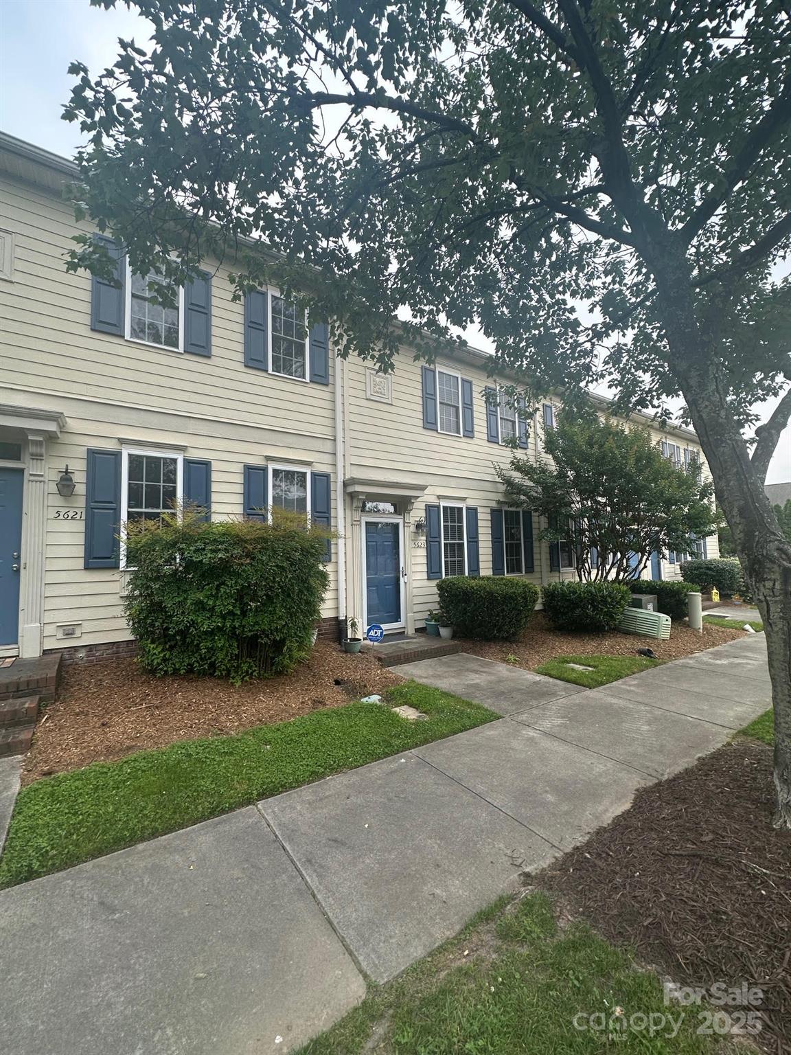 5623 Fetzer Avenue NW