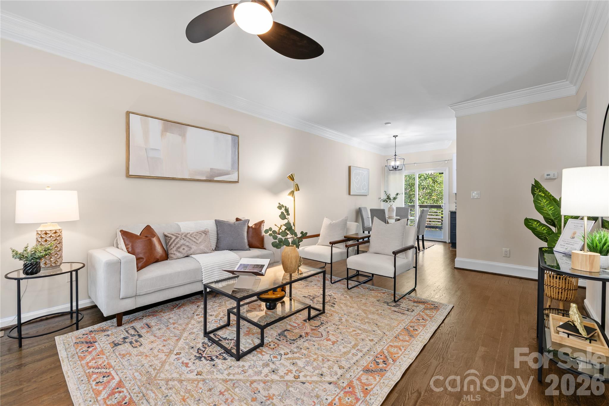 322 W 10th Street