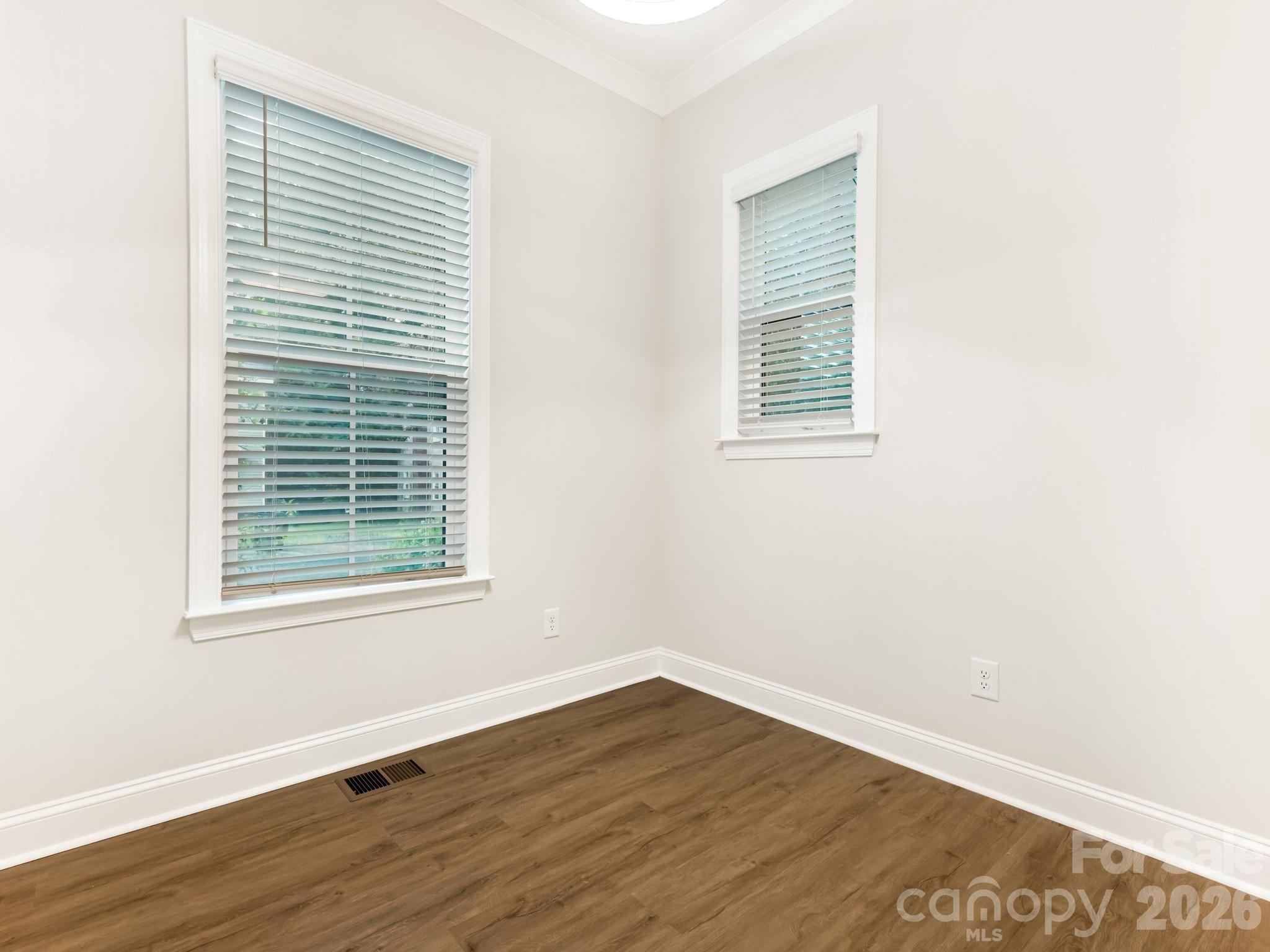 428 Woodvale Place