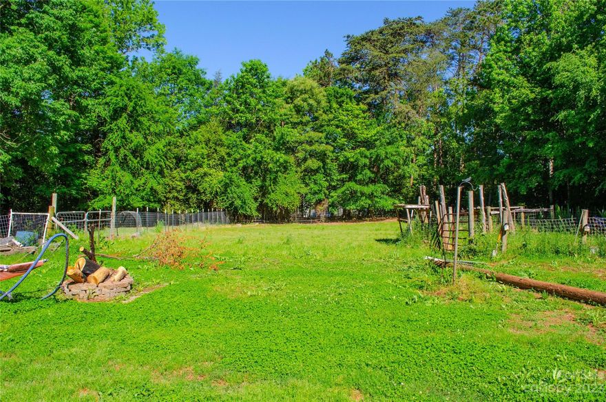 Gorgeous property located in Clover school district. Approx. 1.75 acres located in the Lake Wylie area close to shopping and dining. Quiet established neighborhood off the main road.