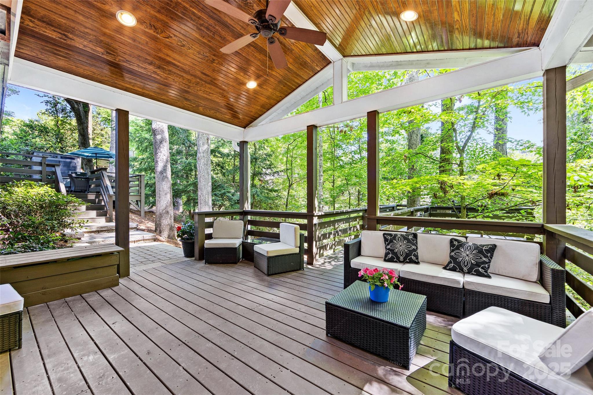 3329 Winnipeg Circle