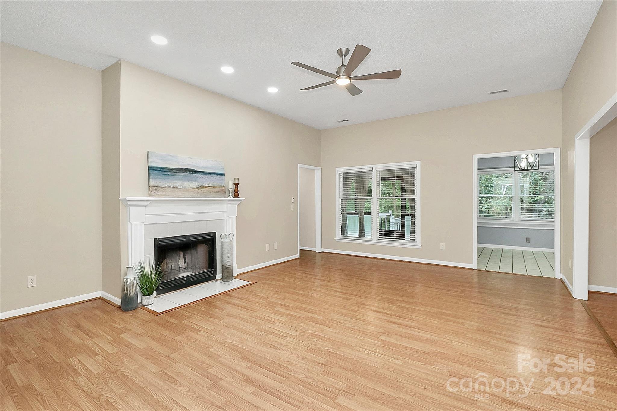 Tega Cay - Residential