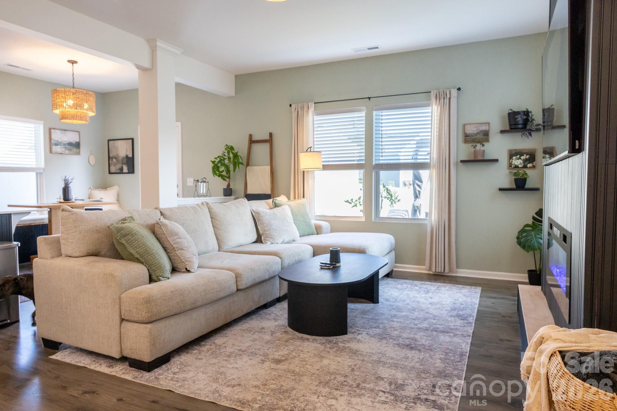 556 Willamette Drive
