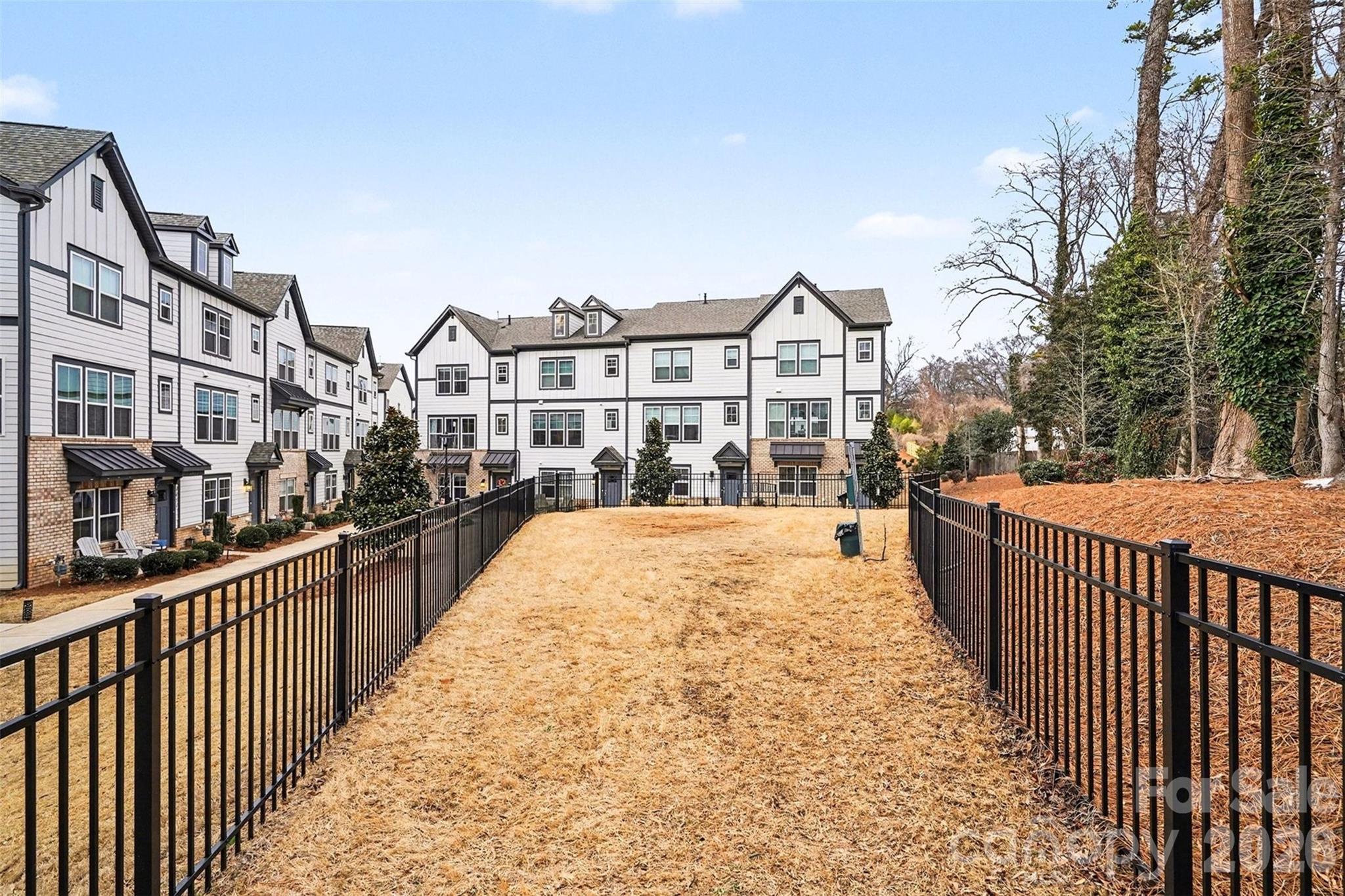 Hudson Oaks Townhomes - Residential