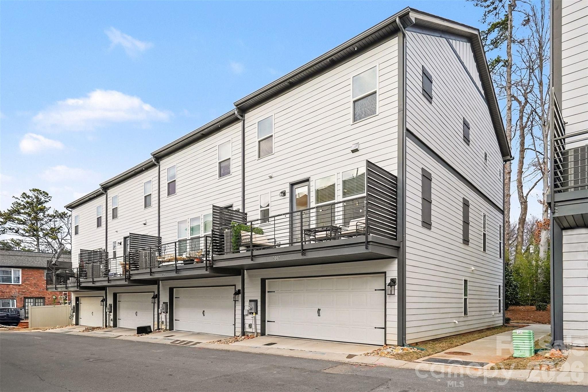 Hudson Oaks Townhomes - Residential