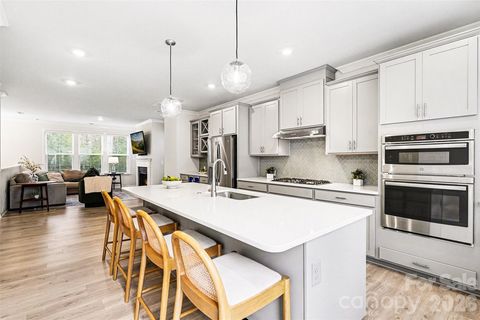 7017 Running Spring Drive Charlotte NC 28205