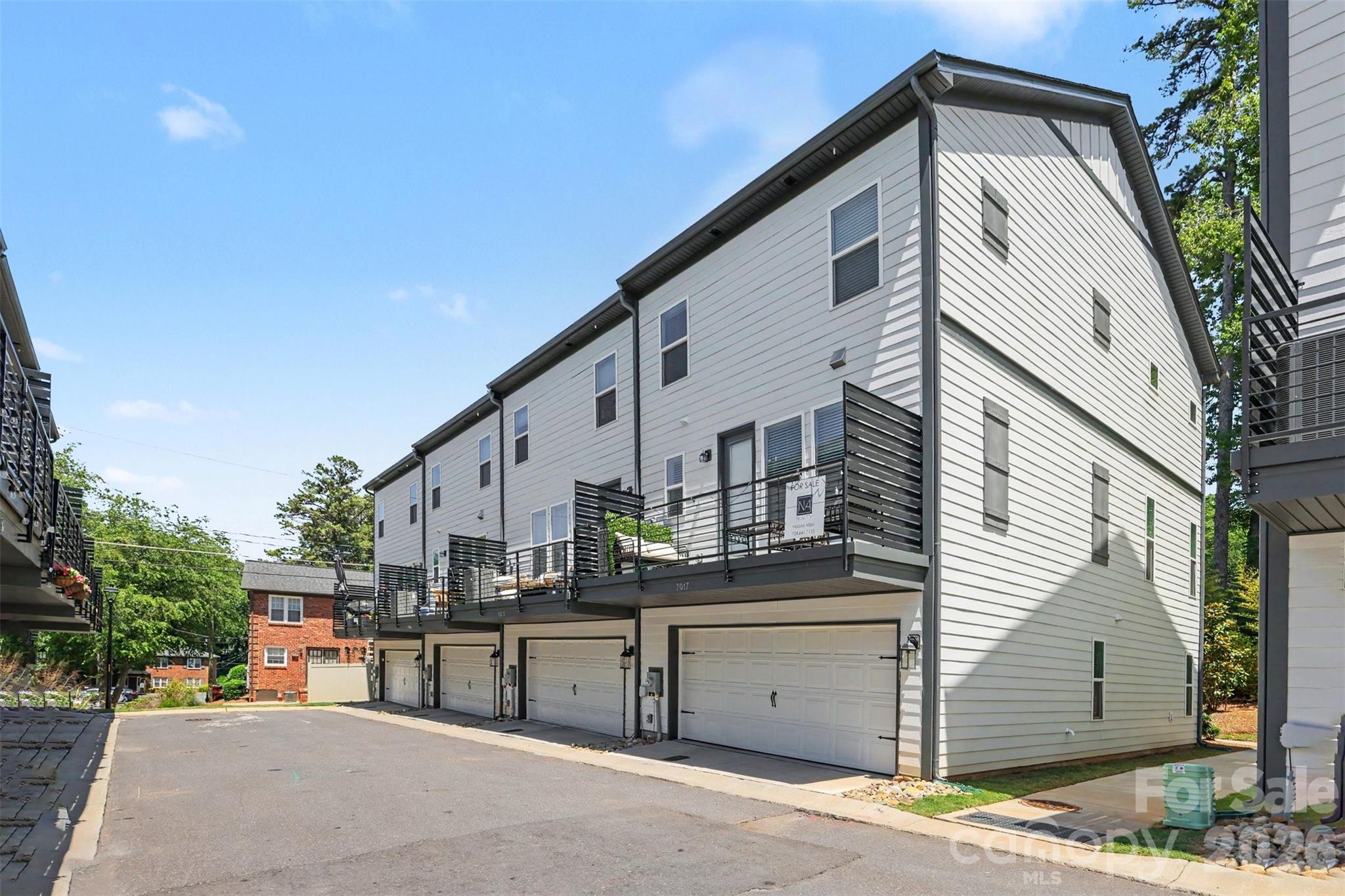 Hudson Oaks Townhomes - Residential