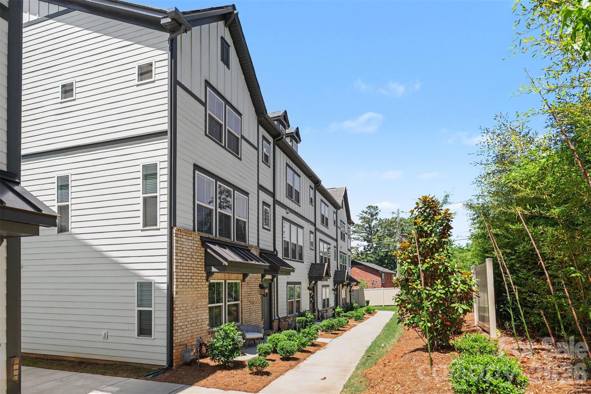 Hudson Oaks Townhomes - Residential