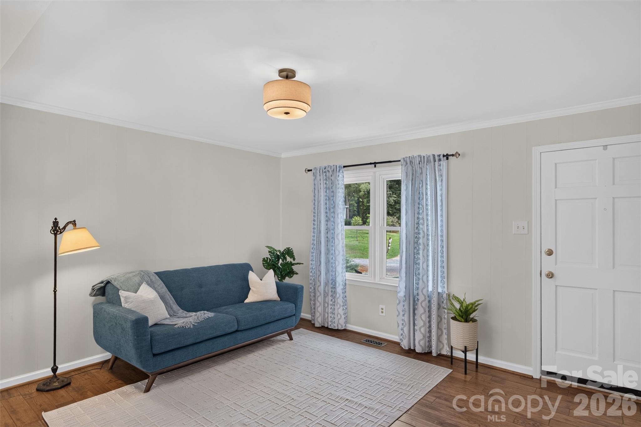 835 Edgewater Drive