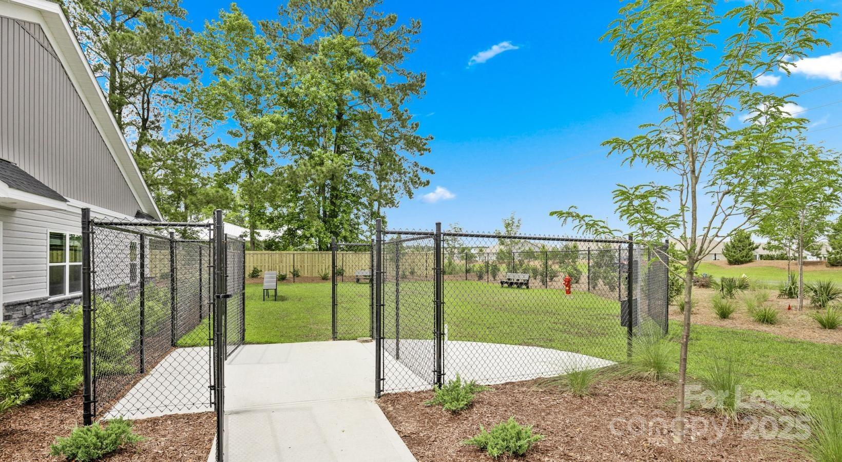 Mooresville, North Carolina 28117, United States, 3 Bedrooms Bedrooms, ,2 BathroomsBathrooms,Residential,Active,229570