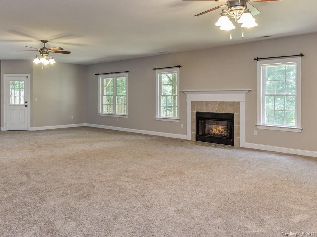 Laurel Woods - Residential