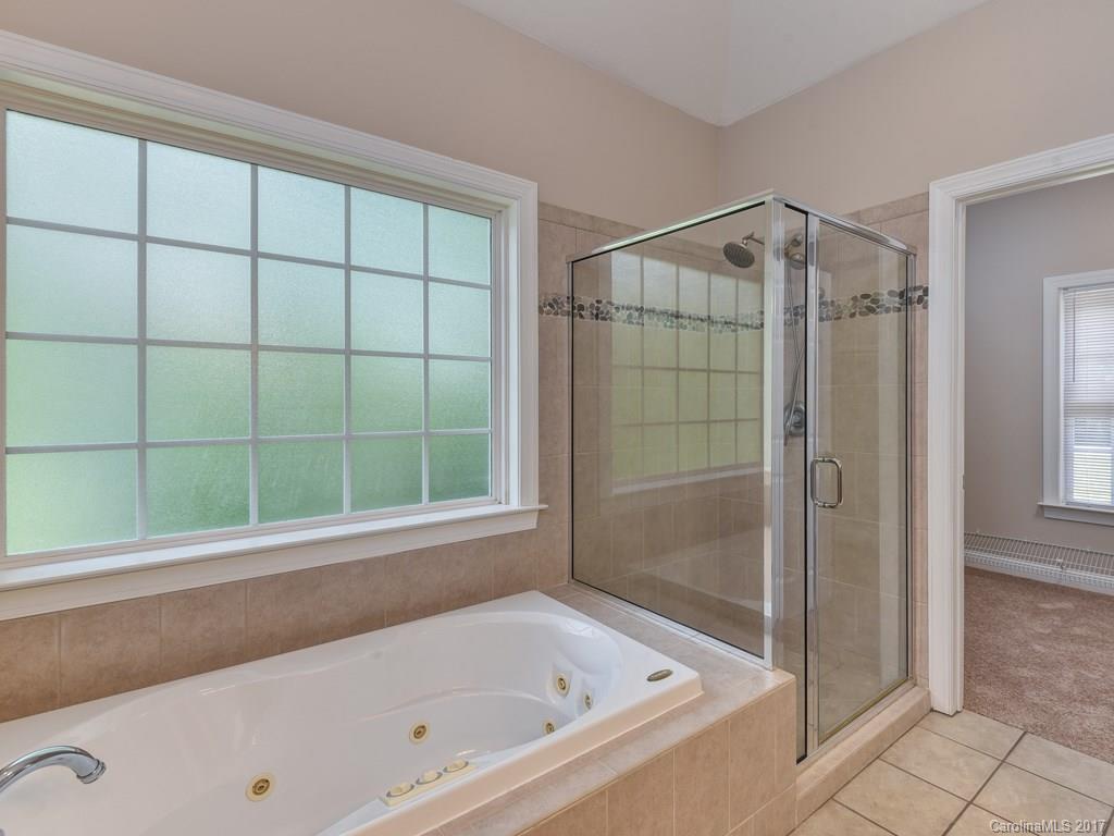 Laurel Woods - Residential