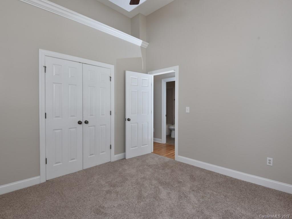 Laurel Woods - Residential