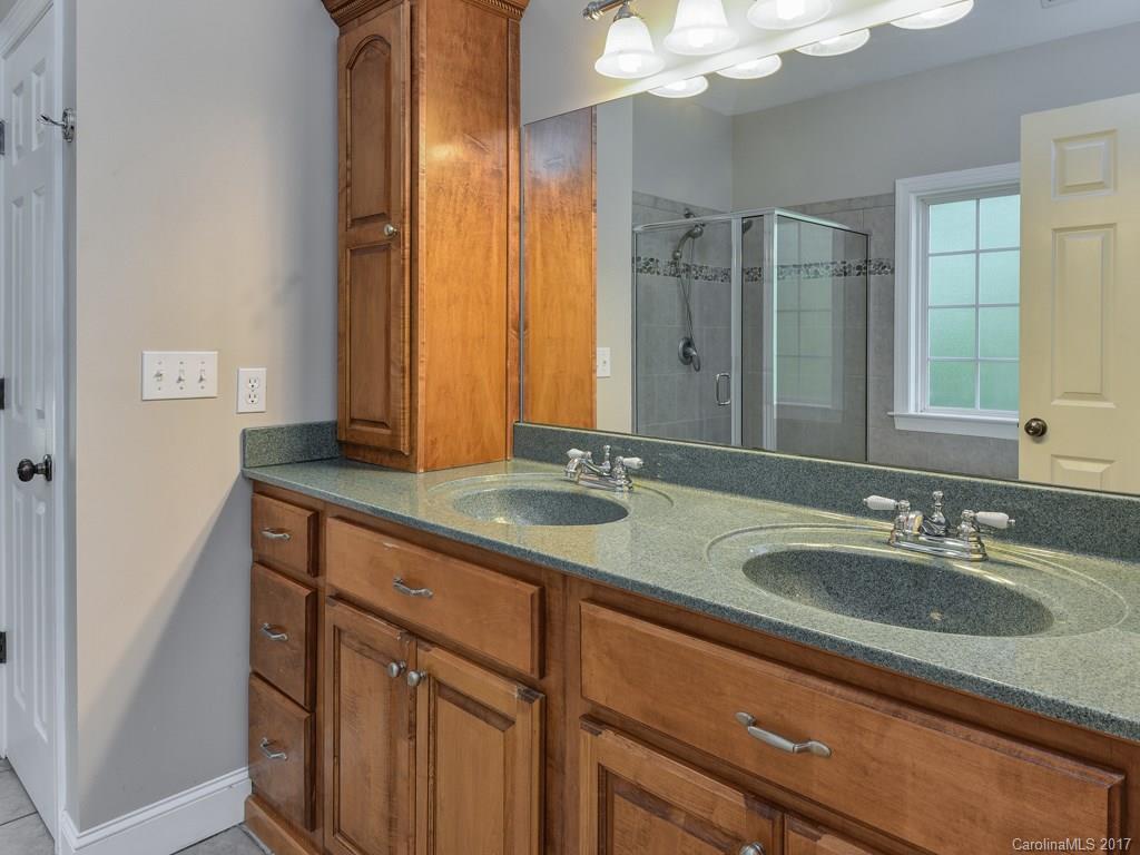 Laurel Woods - Residential