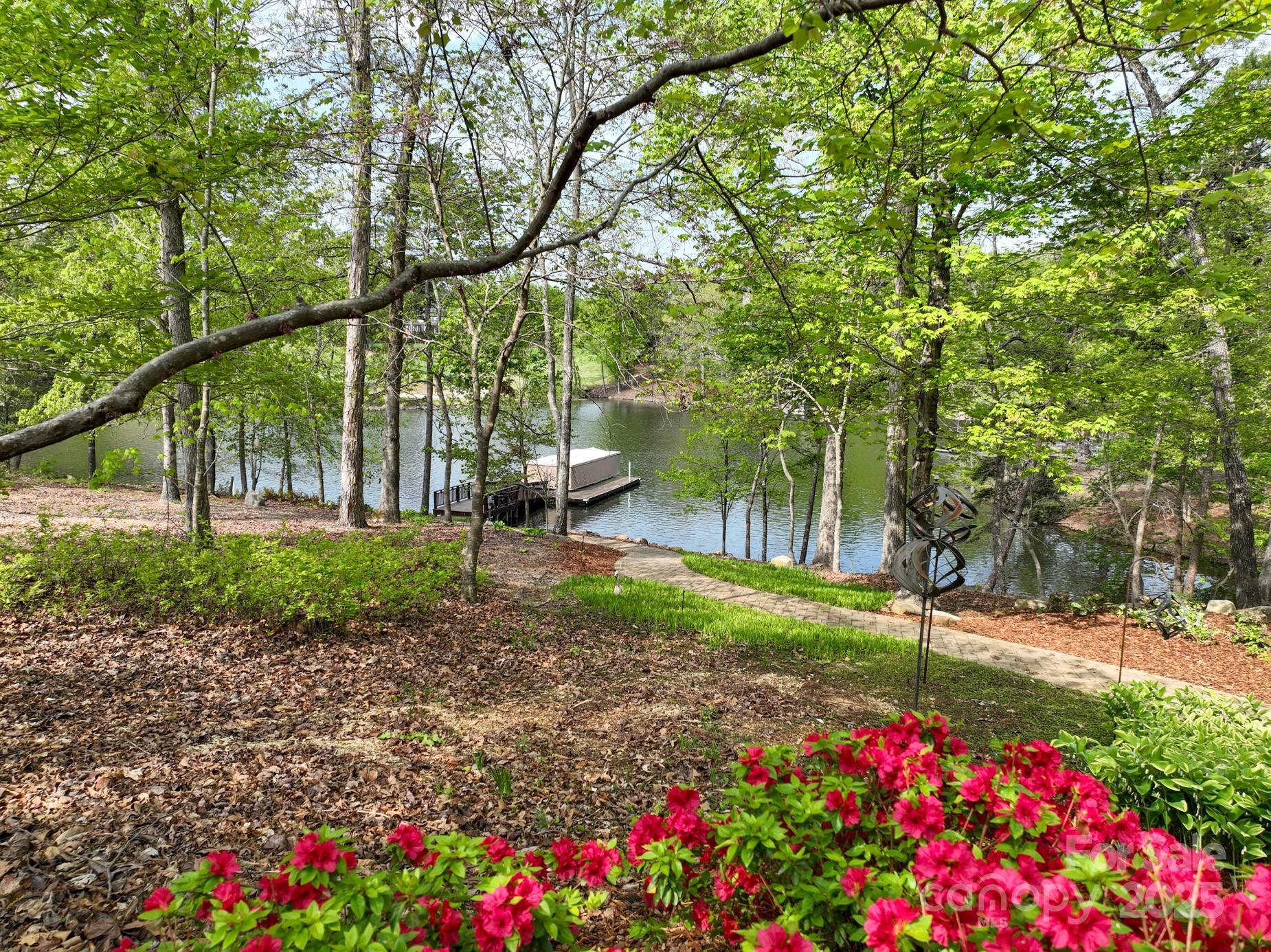 345 Porters Glen None
