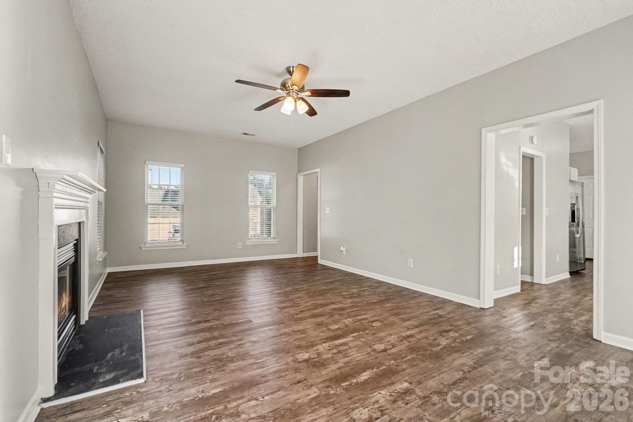 1009 Sandy Point Drive SW