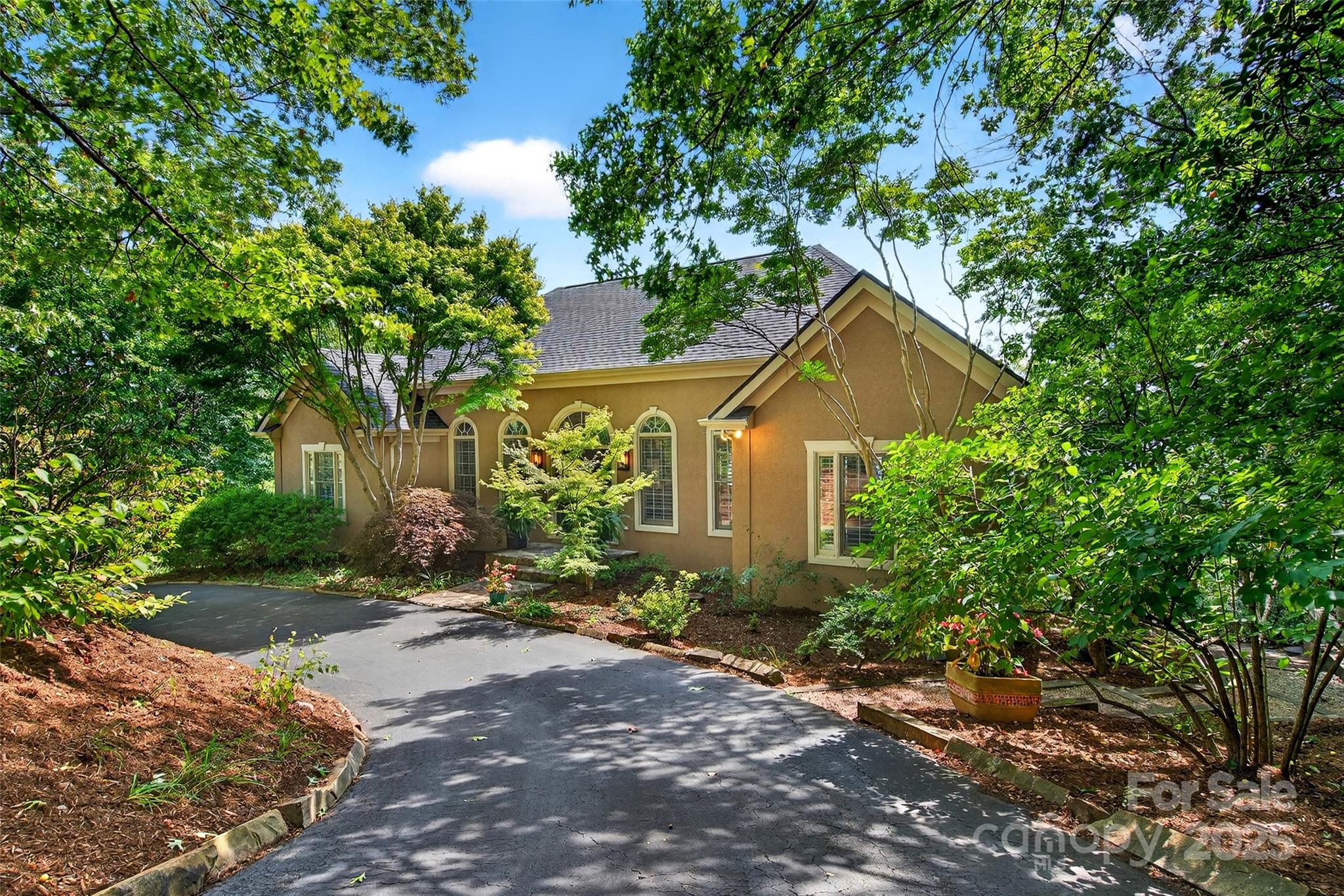 206 Crestview Drive
