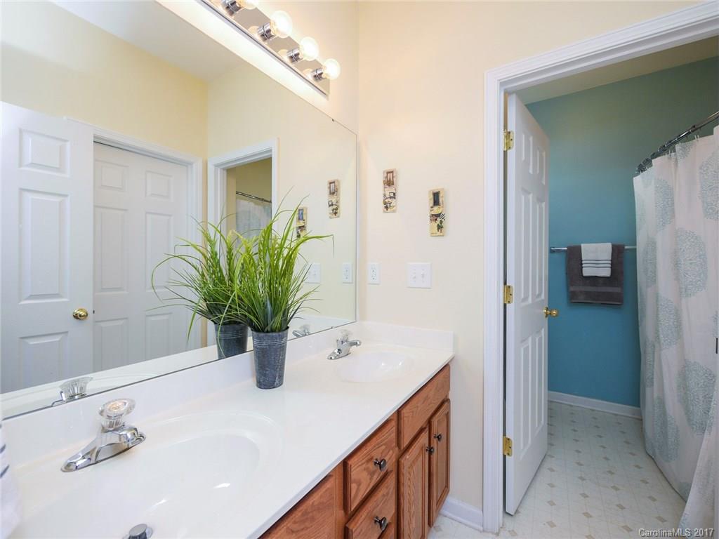 Old Stone Crossing - Residential