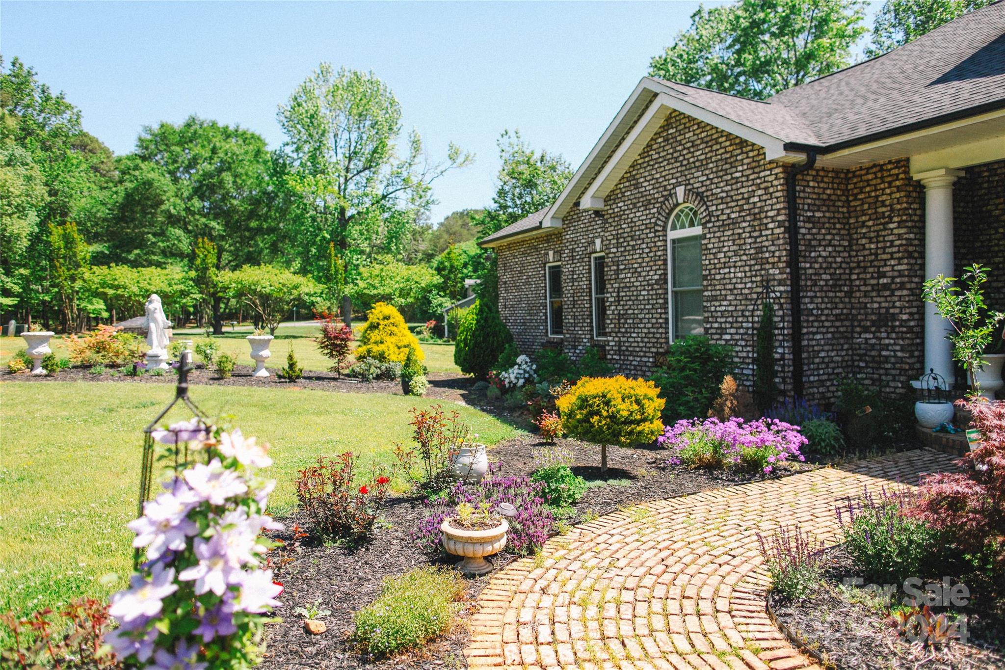 4642 King Crowder Drive