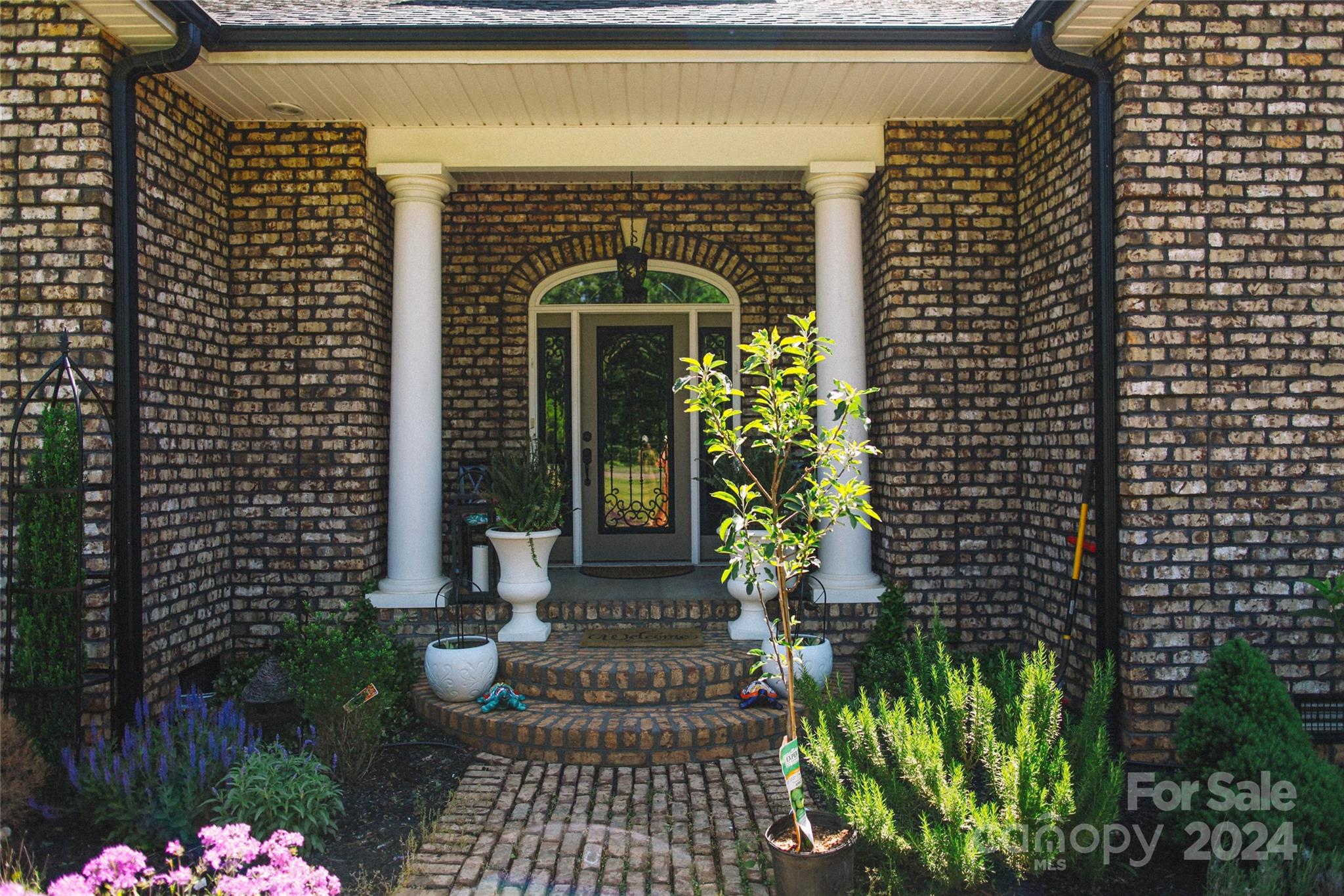 4642 King Crowder Drive