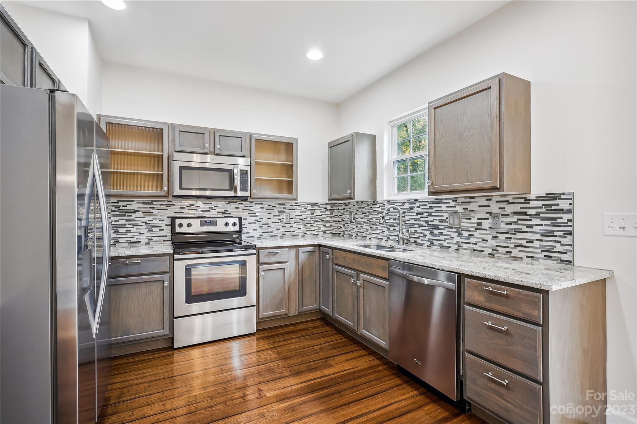 Avery Lake - Residential
