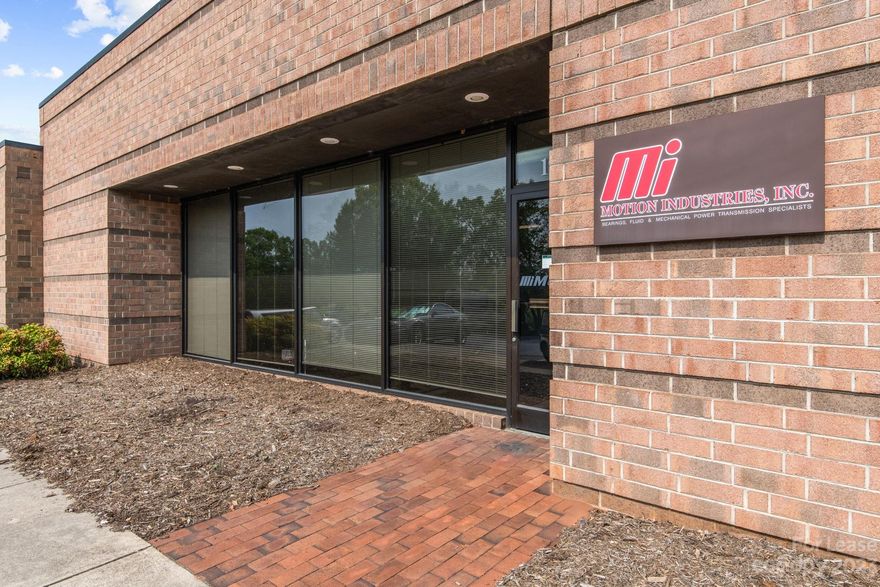 Check out this wonderful commercial space in Hickory just off Tate boulevard and close to major highways like I-40. This property has a great mixture of office space and shop space.  The shop space offers fairly high ceilings and 2 roll up doors for easy access.