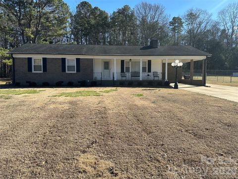 Photo of 122 Cottonwood Drive, Mount Holly, NC 28120 (MLS # 4338468)