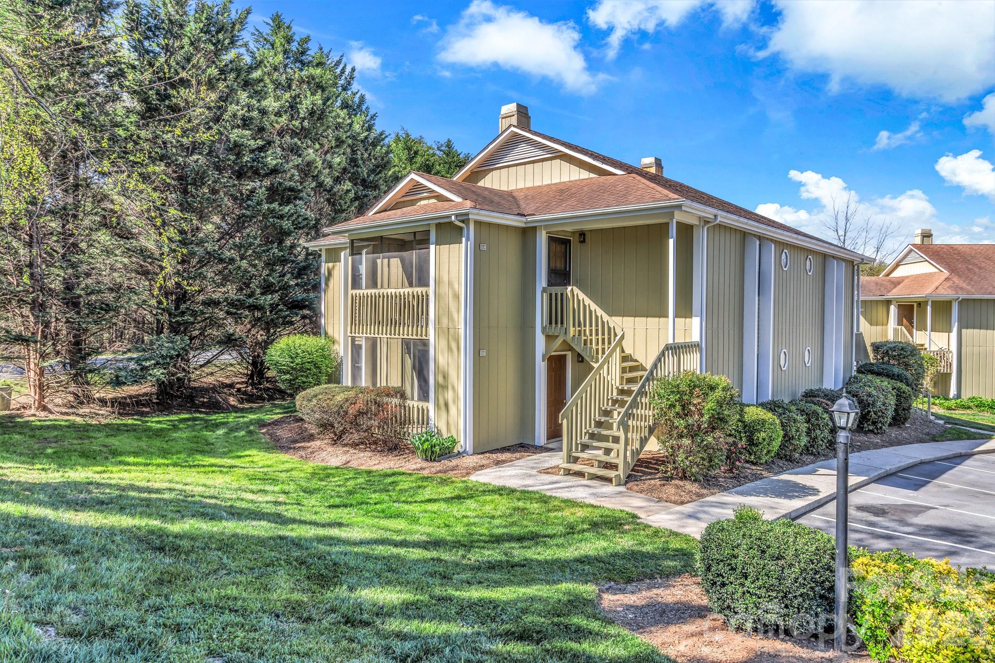 110 Heywood Road 11A
