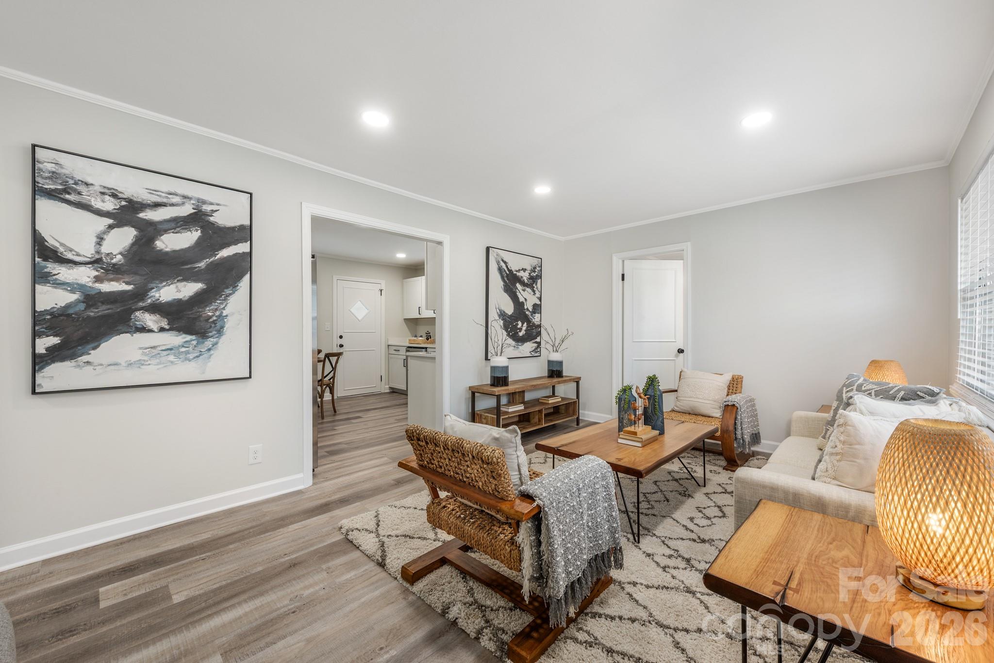 915 Crestmere Street